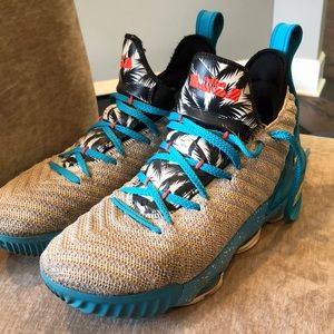 Lebron 16 basketball sneakers size 6.5
